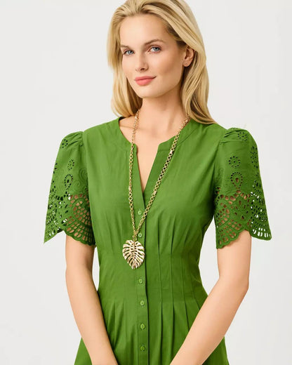 Hide And Leaf Necklace - Gold Metallic